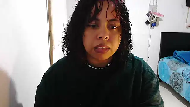 Snapshot of alexandraluv chatting on 11-18-25, 04:44 alexandraluv online show from 11-18-25, 04:44