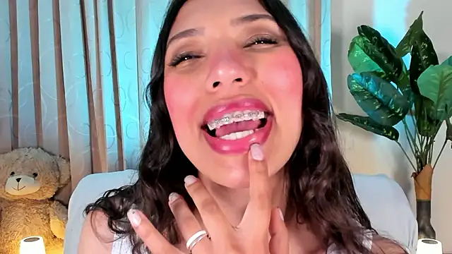 Miss veronicaa2 online show from 02-23-26, 01:30