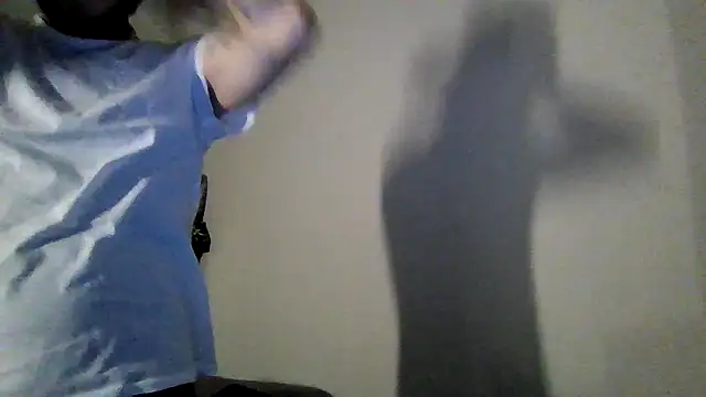Snapshot of cruz815 chatting on 04-19-26, 05:18 cruz815 online show from 04-19-26, 05:18