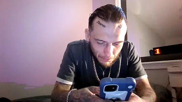 Snapshot of cruz815 chatting on 04-25-26, 11:24 cruz815 online show from 04-25-26, 11:24