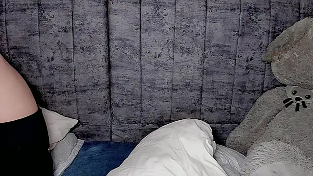 Snapshot of Dylan_Milk chatting on 09-28-25, 08:58 Dylan Milk online show from 09-28-25, 08:58