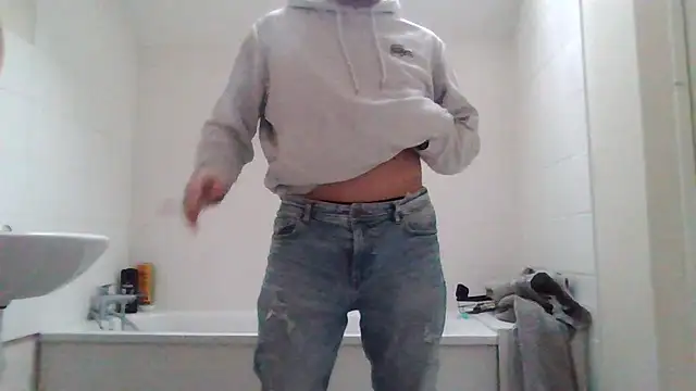 Snapshot of Zer_oki chatting on 02-21-25, 04:48 Zer oki online show from 02-21-25, 04:48