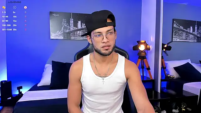 Max Conor1 online show from 05-13-26, 11:29