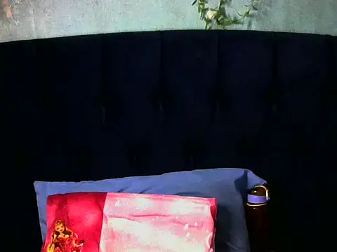 MissLatinaLat online show from 04-19-26, 07:51