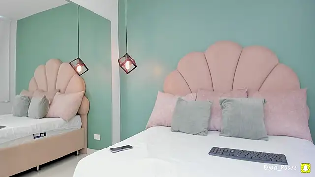 eva roseee online show from 04-07-26, 03:45