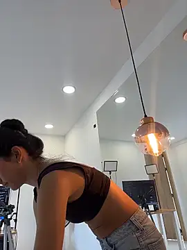 eva roseee online show from 04-11-26, 08:02