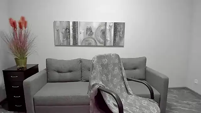 Snapshot of Mira_Whites chatting on 02-21-25, 06:51 Mira Whites online show from 02-21-25, 06:51