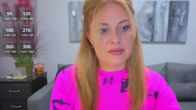 Snapshot of Mira_Whites chatting on 10-15-25, 11:54 Mira Whites online show from 10-15-25, 11:54