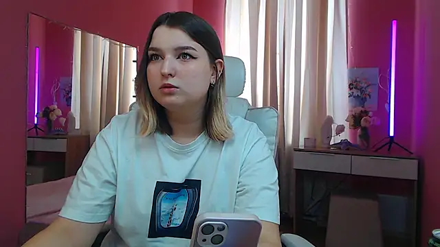 Snapshot of Jenny_Smit chatting on 02-22-25, 07:34 Jenny Smit online show from 02-22-25, 07:34