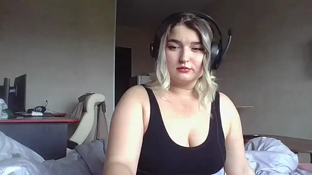 Snapshot of Jenny_Smit chatting on 09-29-25, 05:56 Jenny Smit online show from 09-29-25, 05:56