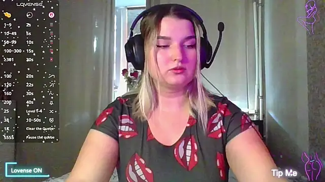 Snapshot of Jenny_Smit chatting on 10-27-25, 02:59 Jenny Smit online show from 10-27-25, 02:59