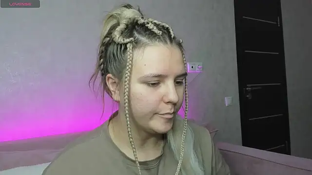 Snapshot of Jenny_Jimmy chatting on 10-20-25, 09:21 Jenny Jimmy online show from 10-20-25, 09:21