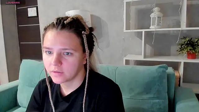 Snapshot of Jenny_Jimmy chatting on 10-31-25, 01:06 Jenny Jimmy online show from 10-31-25, 01:06