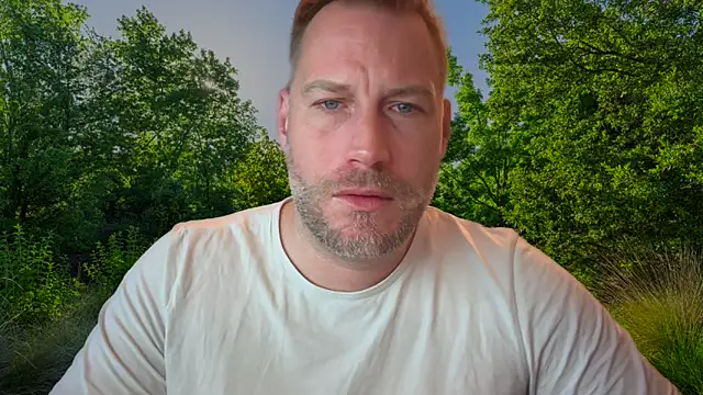 Snapshot of Christian87xxx chatting on 09-23-25, 05:43 Christian87xxx online show from 09-23-25, 05:43