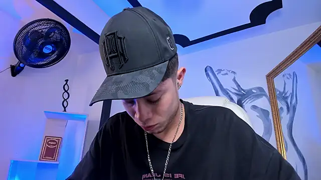 marcuscollins1  online show from 06-20-26, 02:20