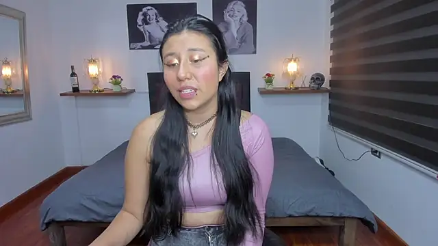 Nohemi louse online show from 02-04-25, 07:33