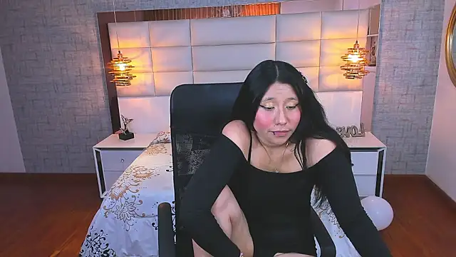 Nohemi louse online show from 02-26-26, 06:07