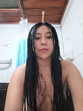 Snapshot of Nohemi_louse chatting on 06-21-26, 05:37 Nohemi louse online show from 06-21-26, 05:37