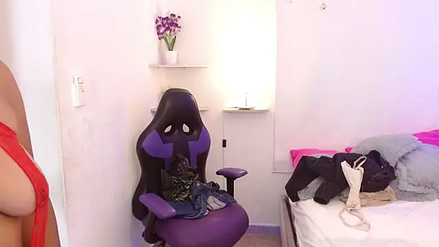 Roxy Stonee online show from 03-06-25, 07:21