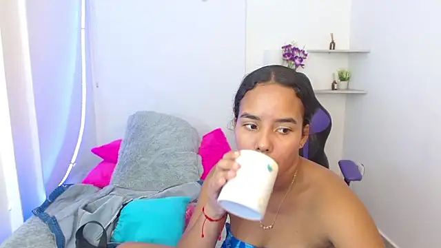 Roxy Stonee online show from 03-17-25, 07:15