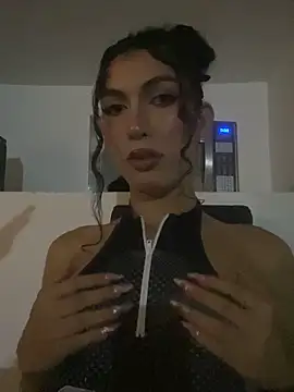 Snapshot of allicemackenzie chatting on 09-20-25, 02:12 allicemackenzie online show from 09-20-25, 02:12