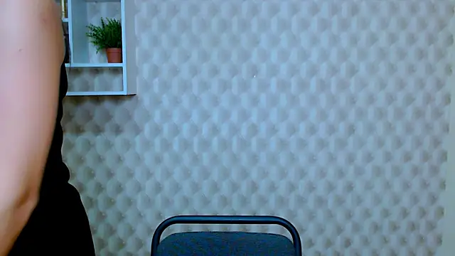 ValeriaHeart  online show from 12-01-25, 11:48