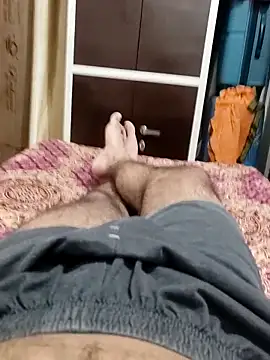 Snapshot of Hot_funky_boy chatting on 03-16-25, 05:28 Hot funky boy online show from 03-16-25, 05:28