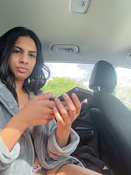 Snapshot of Liyah_19 chatting on 02-15-26, 04:14 Liyah 19 online show from 02-15-26, 04:14