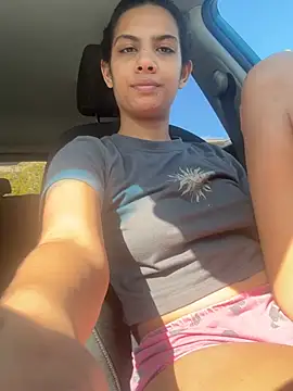 Snapshot of Liyah_19 chatting on 02-20-26, 03:34 Liyah 19 online show from 02-20-26, 03:34