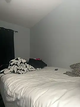 Snapshot of Liyah_19 chatting on 02-28-26, 12:55 Liyah 19 online show from 02-28-26, 12:55