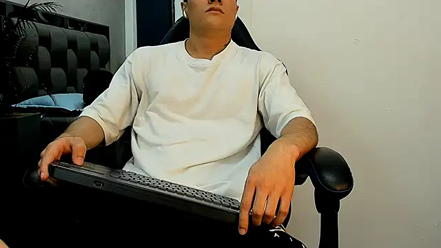 roan birkin online show from 10-30-25, 07:25