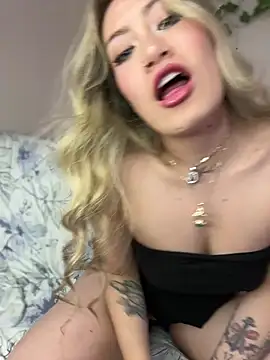 Snapshot of Lally_Valencia__ chatting on 02-22-25, 01:22 Lally Valencia online show from 02-22-25, 01:22