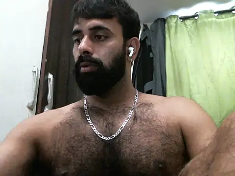 Snapshot of indianhairybull chatting on 09-11-25, 05:07 indianhairybull online show from 09-11-25, 05:07