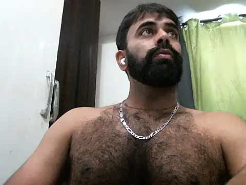 Snapshot of indianhairybull chatting on 09-26-25, 04:38 indianhairybull online show from 09-26-25, 04:38