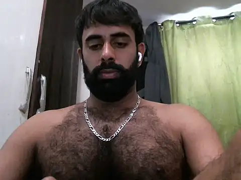 Snapshot of indianhairybull chatting on 10-15-25, 04:34 indianhairybull online show from 10-15-25, 04:34