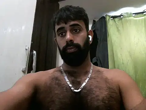 Snapshot of indianhairybull chatting on 11-05-25, 04:56 indianhairybull online show from 11-05-25, 04:56