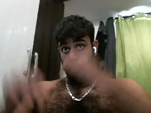 Snapshot of indianhairybull chatting on 11-20-25, 04:23 indianhairybull online show from 11-20-25, 04:23