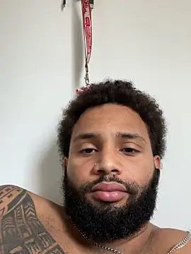 Snapshot of BigDay28 chatting on 02-12-26, 03:40 BigDay28 online show from 02-12-26, 03:40