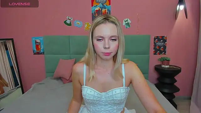 Snapshot of TessaAdorable chatting on 09-22-25, 01:29 TessaAdorable online show from 09-22-25, 01:29