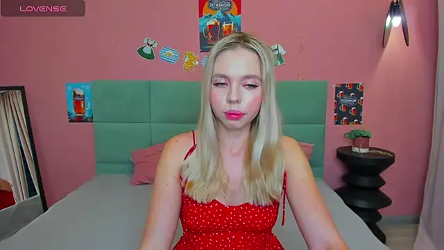 Snapshot of TessaAdorable chatting on 09-23-25, 01:30 TessaAdorable online show from 09-23-25, 01:30