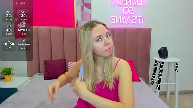 Snapshot of TessaAdorable chatting on 11-23-25, 01:27 TessaAdorable online show from 11-23-25, 01:27