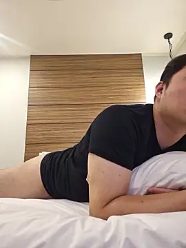 offwhite777 online show from 12-04-25, 12:58