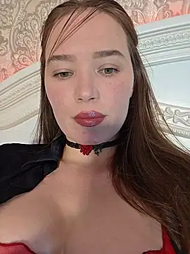 Snapshot of GoddessYanaMironova chatting on 05-31-26, 12:19 GoddessYanaMironova online show from 05-31-26, 12:19