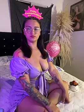 Emma Giraldo online show from 09-30-25, 12:04