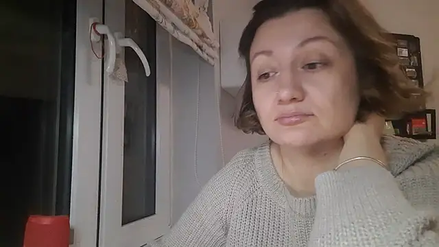 Snapshot of SusanHampton chatting on 02-04-25, 02:39 SusanHampton online show from 02-04-25, 02:39