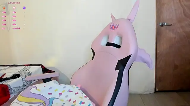 Snapshot of Raichell_ chatting on 03-18-25, 07:30 Raichell online show from 03-18-25, 07:30