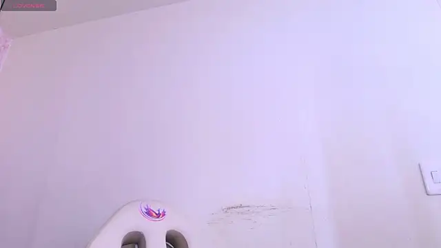 Snapshot of Raichell_ chatting on 11-11-25, 04:12 Raichell online show from 11-11-25, 04:12