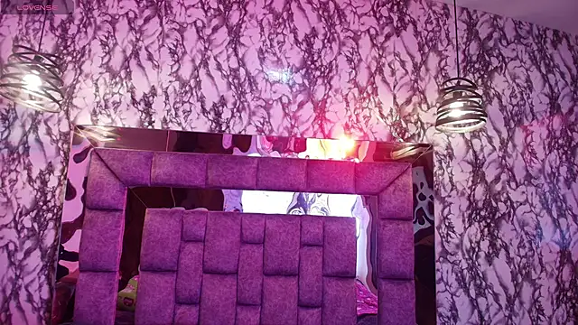 Snapshot of Raichell_ chatting on 11-25-25, 04:34 Raichell online show from 11-25-25, 04:34