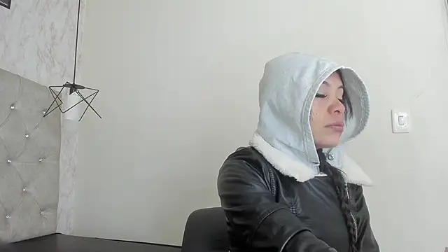 Snapshot of Raichell_ chatting on 06-01-26, 11:56 Raichell online show from 06-01-26, 11:56