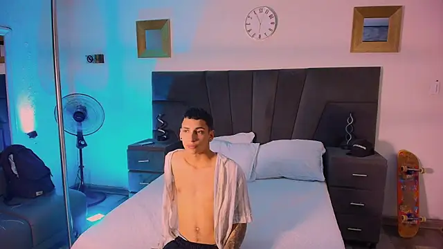 JhoanLeandro online show from 02-05-25, 04:06